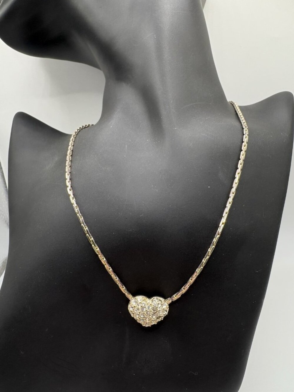 Swarovski Heart Pendant Crystal Gold Tone Chain Necklace READ